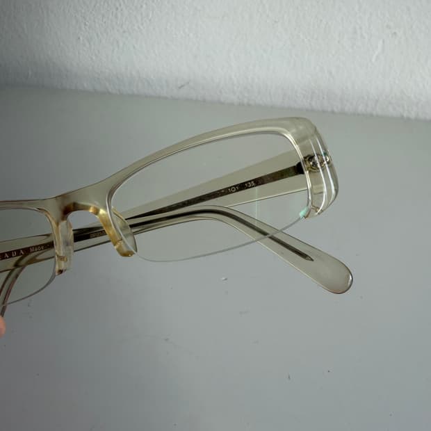 프라다 투명 반무테 안경