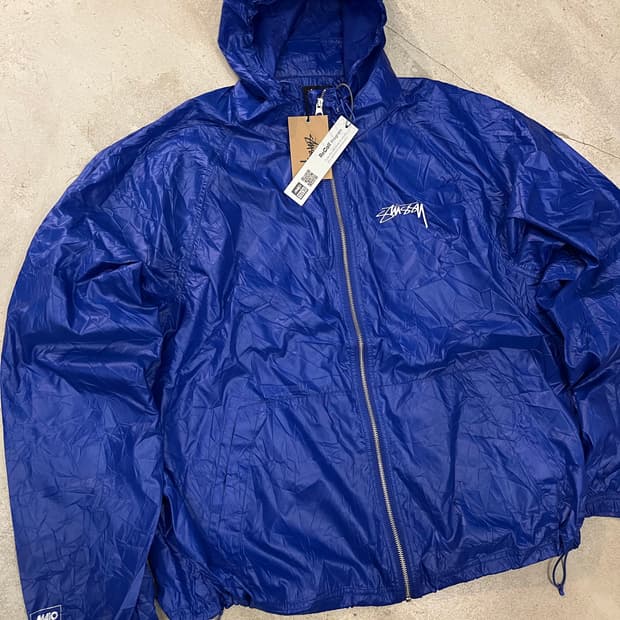 스투시 바람막이