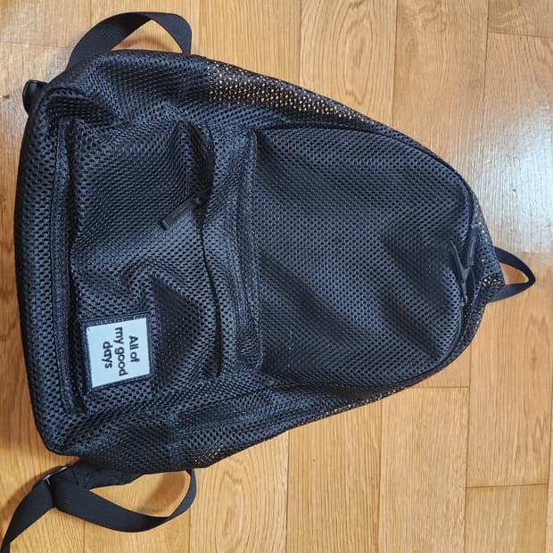 탑텐 검정색 메쉬 백팩 배낭