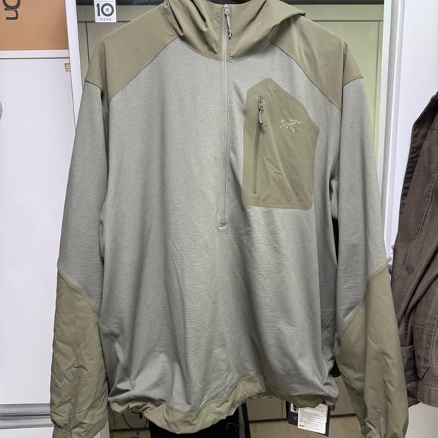 아크테릭스 컨실 후드 L 팝니다