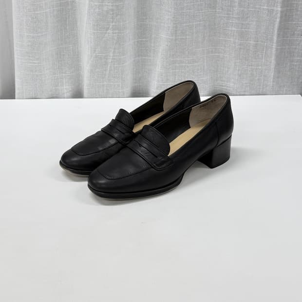 Margaret Howell mid heel loafers