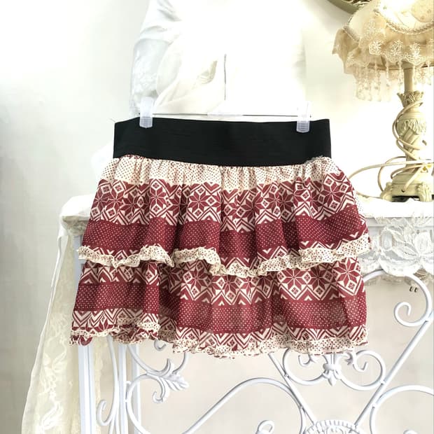 burgundy nordic lace tiered mini skirt  