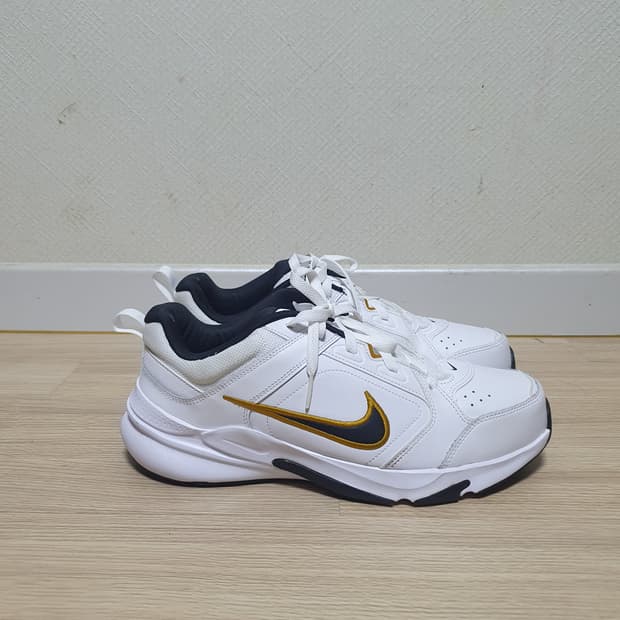 나이키 디파이 올 데이 운동화 285