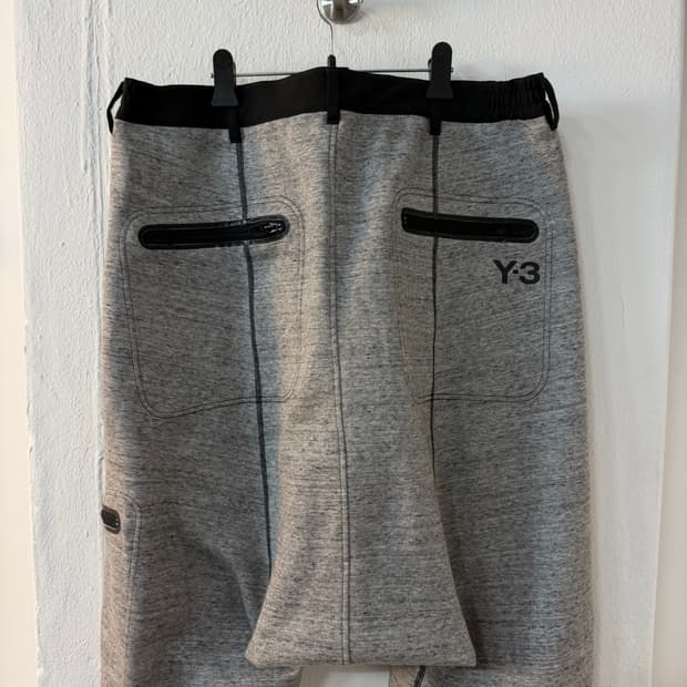 와이쓰리 Y-3 스트라이프 드롭 크로치 테크 쇼츠 