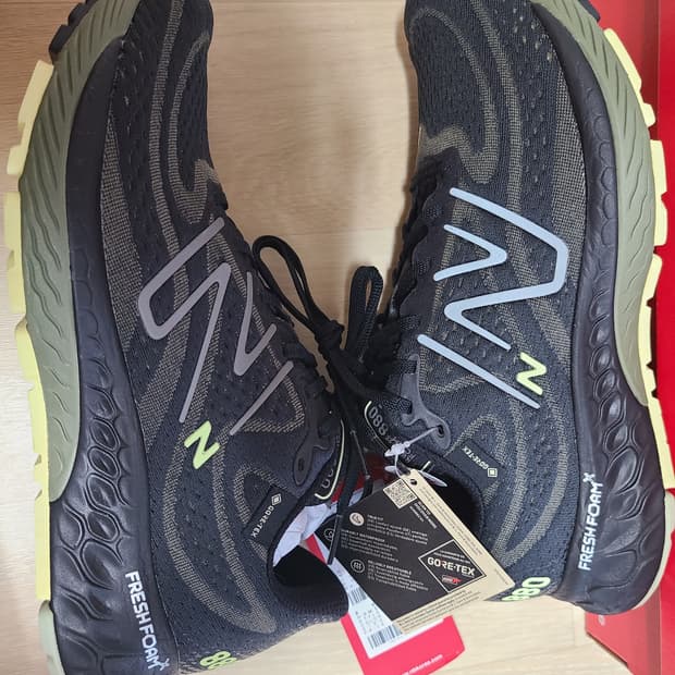 뉴발란스 880 프레쉬폼 고어텍스