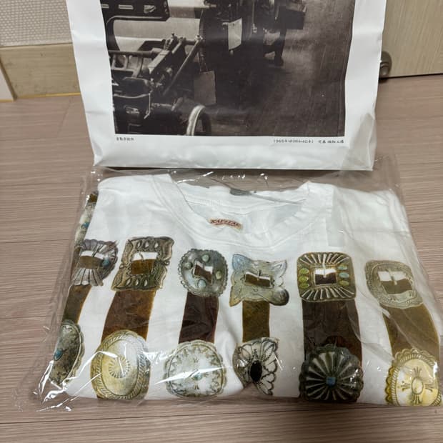 캐피탈 커튼 콘초 롱슬리브 4