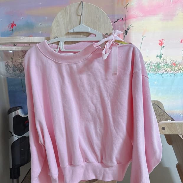 딸기우유 언발오프숄더 맨투맨(거의새옷)