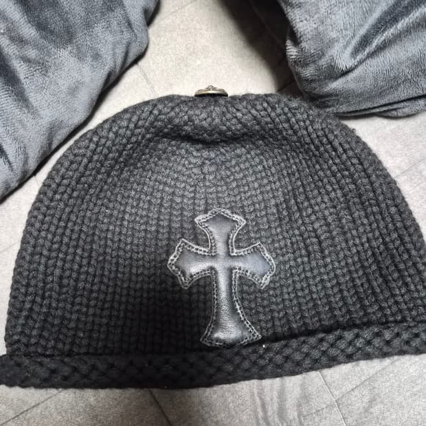 크롬하츠 캐시미어 크로스 비니