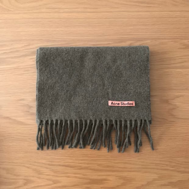 아크네 스튜디오 머플러 스키니 올리브멜란지(CA0218 CYQ)