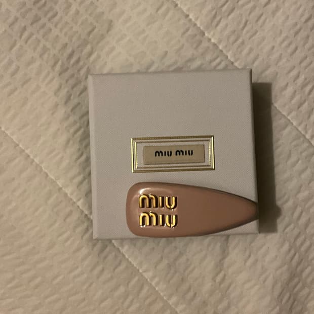 미우미우 헤어핀 머리삔 