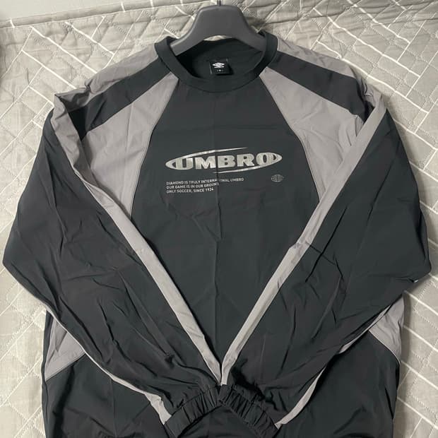 엄브로 피스테 웜업 M