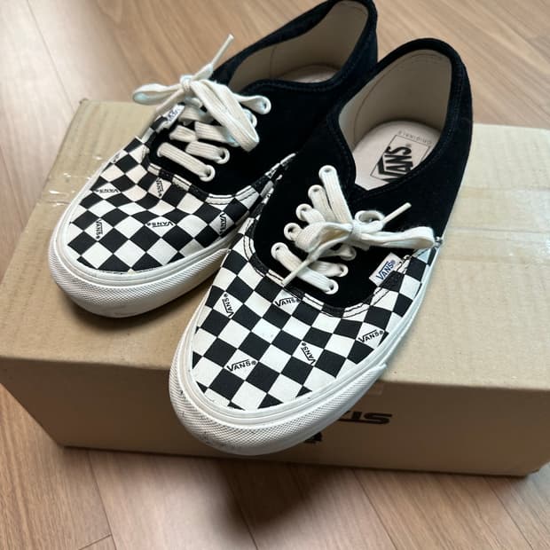 반스 볼트 OG 어센틱 LX 블랙 체커보드 토 275