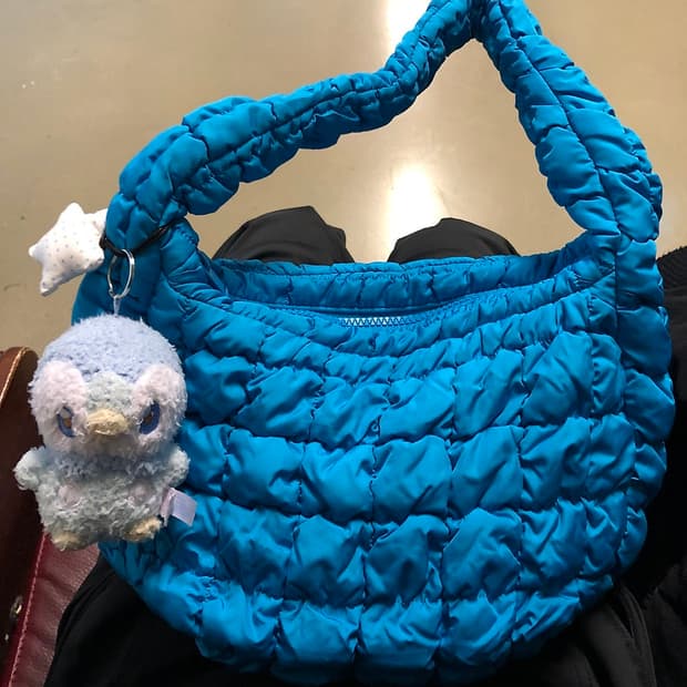 코스 퀼티드 미니 구름백 브라이트 터콰이즈