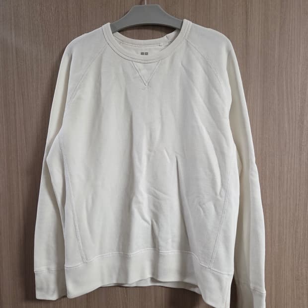 유니클로 맨투맨티