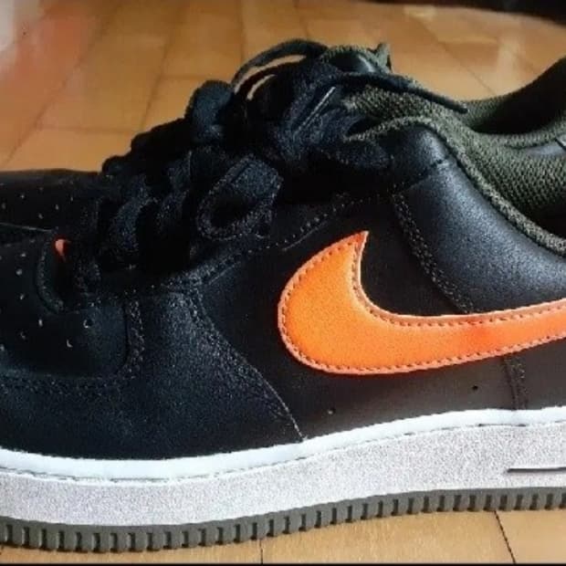 나이키 에어포스 1 '07 LV8 블랙 토탈 오렌지 