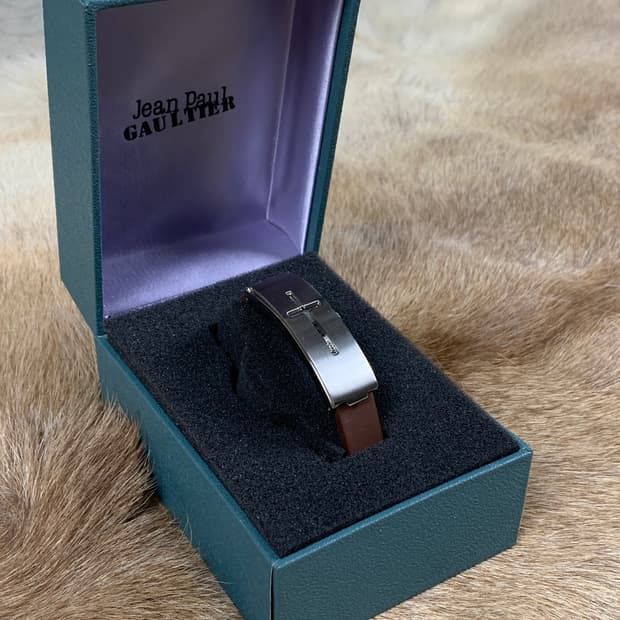 장 폴 고티에 메탈 크로스 팔찌 시계