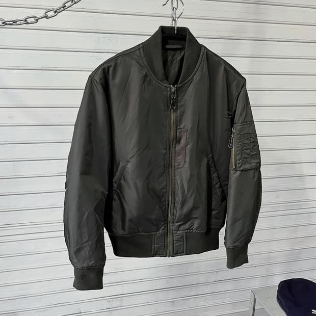 GU ma-1 bomber jacket