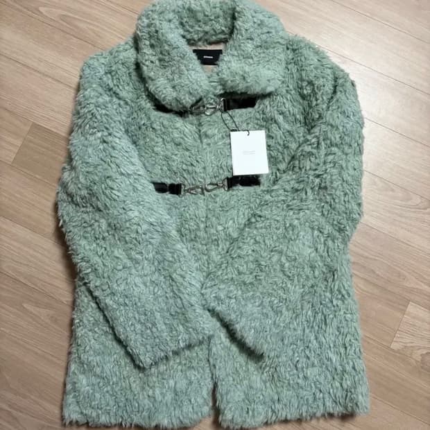 에트몽 Buckle Fur Half Coat