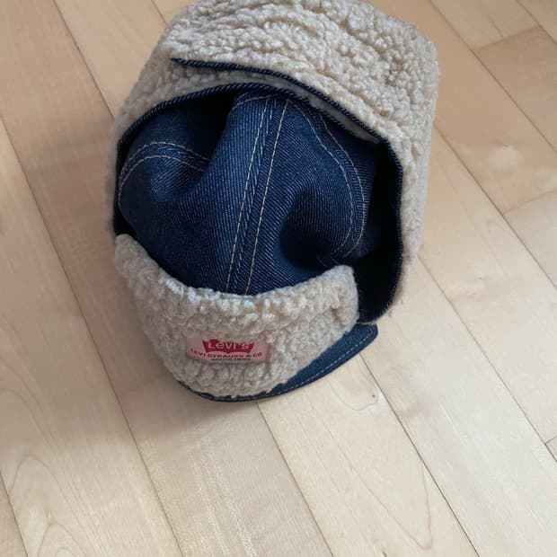 Levi‘s 털모자 팝니다
