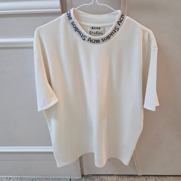 아크네 스튜디오 로고 크루넥 반팔 티셔츠