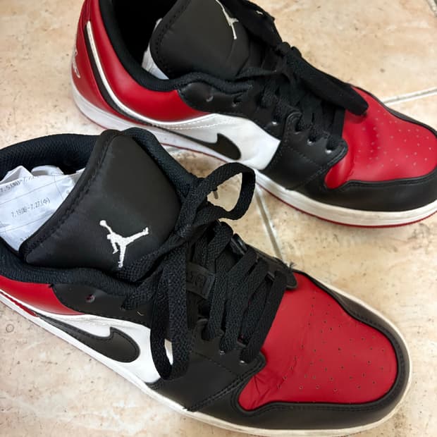 나이키 조던1 로우 브레드토