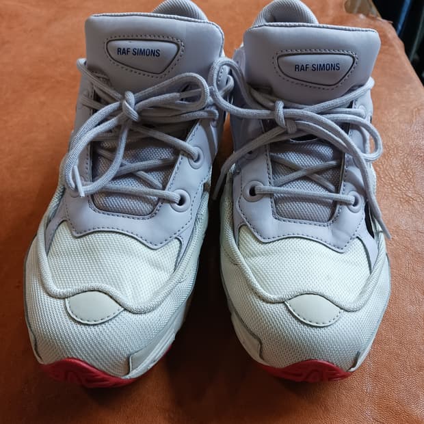 아디다스 × 라프시몬스 리플리컨트 오즈위고