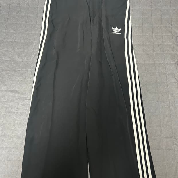 [46] 발렌시아가 아디다스 테일러드 트라우저 팬츠