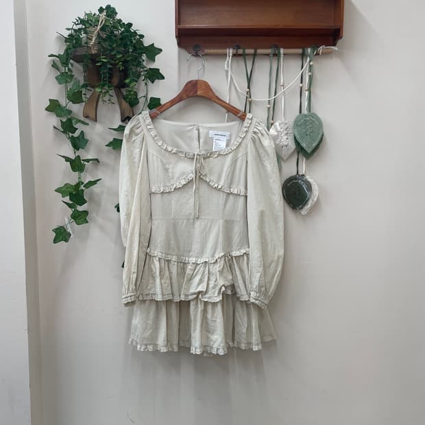 모리 페어리 어나더에비뉴 레이스 러플 원피스 