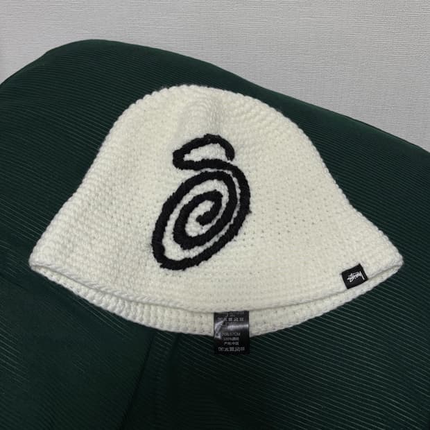 스투시 스월리 S 니트 버킷햇 본