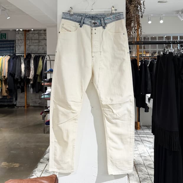 디젤 아이보리 스트레이트핏 데님 팬츠