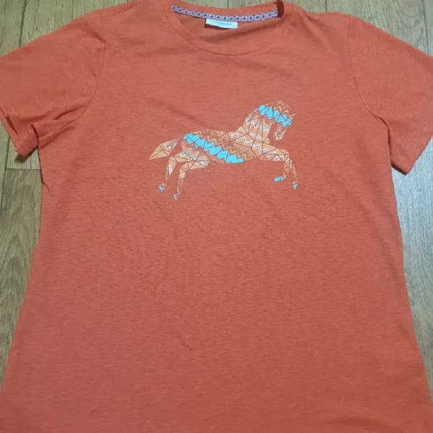 이동수 여성 반팔티 100 사이즈입니다