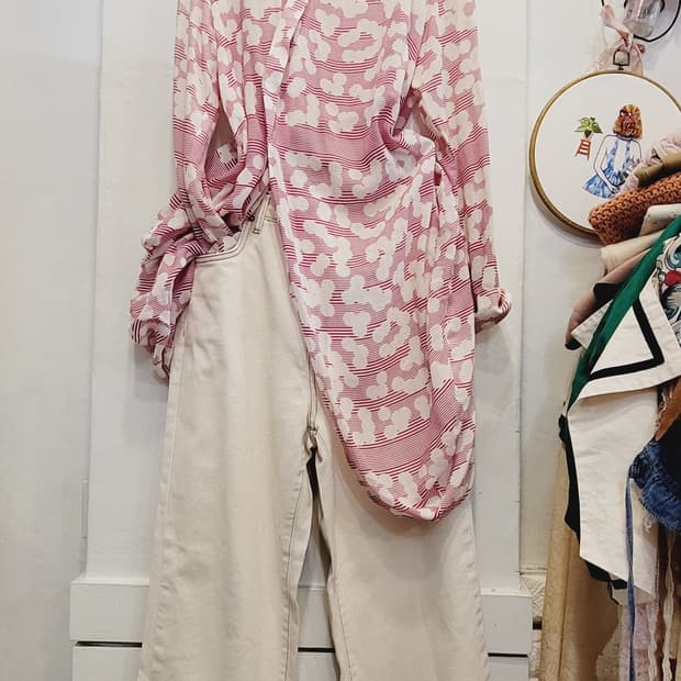 mint designs 유니크 셔츠.le 연베이지 스티치 팬츠