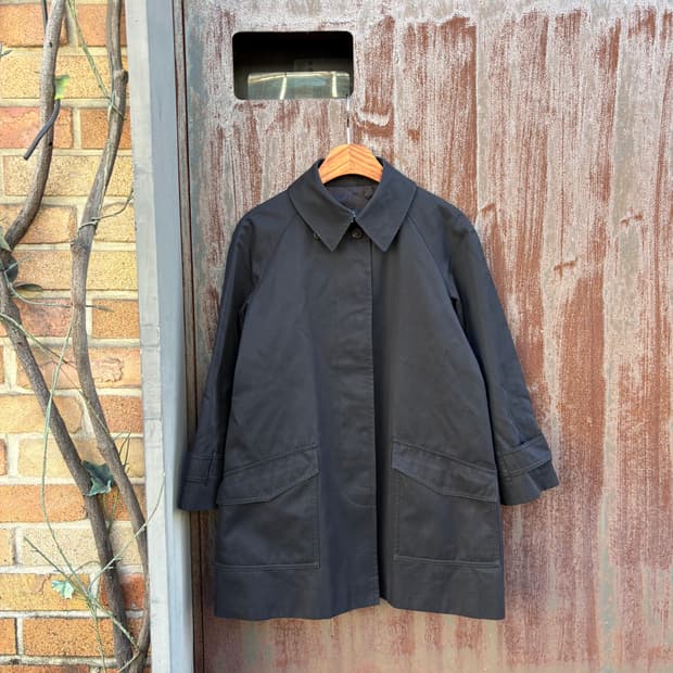 아쿠아스커텀 블랙 래글런 투 포켓 코트