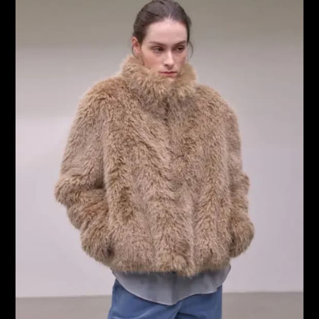 아우로 FUR ZIP-UP MUSTANG 퍼 자켓