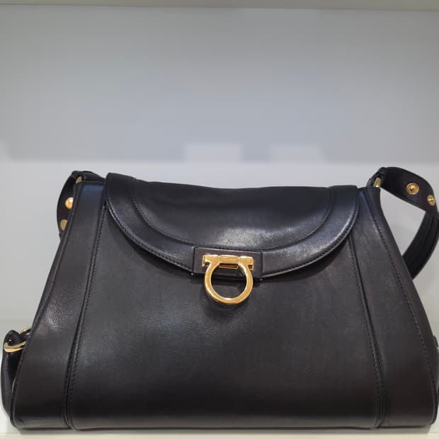 페라가모 간치니백