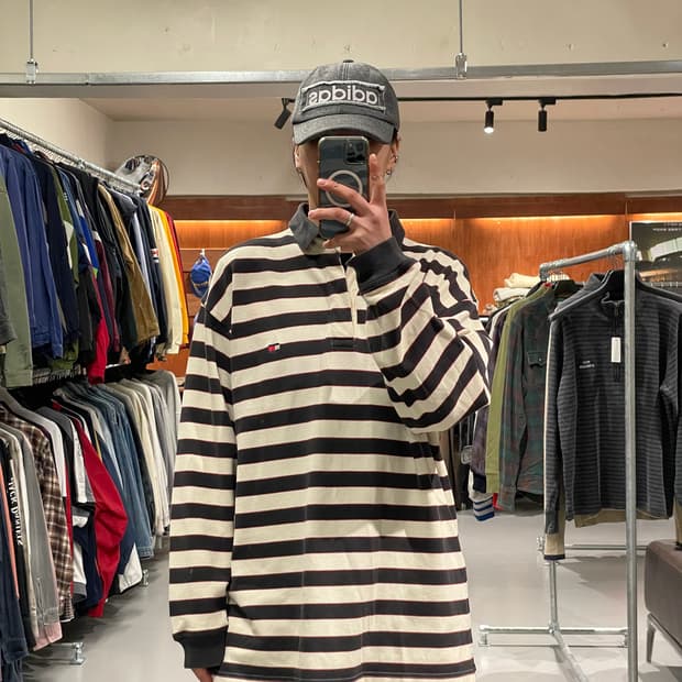 타미힐피거 스트라이프 카라 티셔츠 