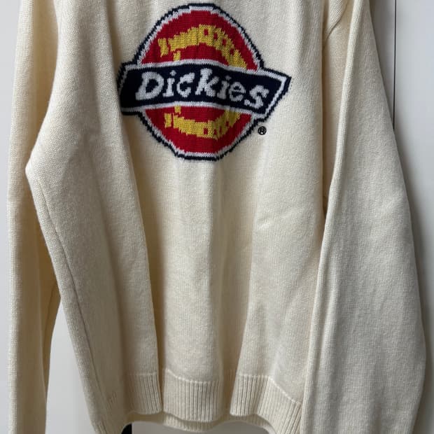 Dickies 트리 로고 풀오버 니트