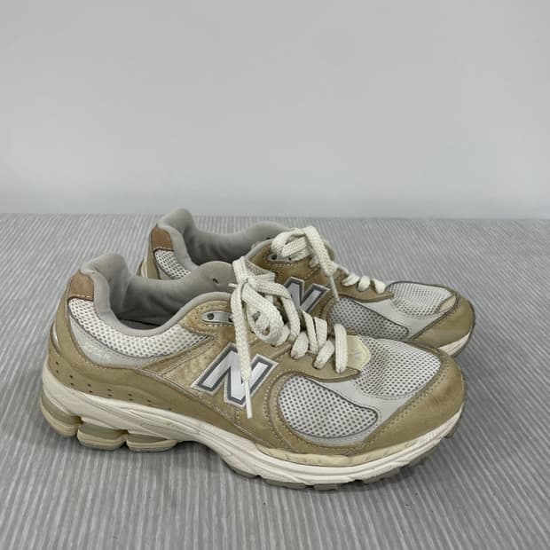 534) 뉴발란스 2002R 베이지 운동화 255mm
