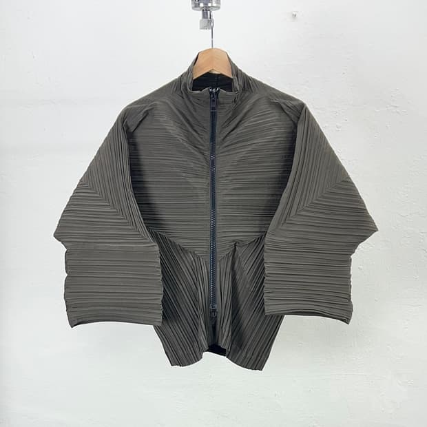 이세이 미야케 89-90AW 카키 플리츠 셋업