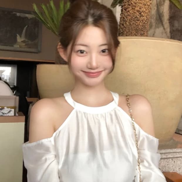 제니오 환승연애 오프숄더 블라우스