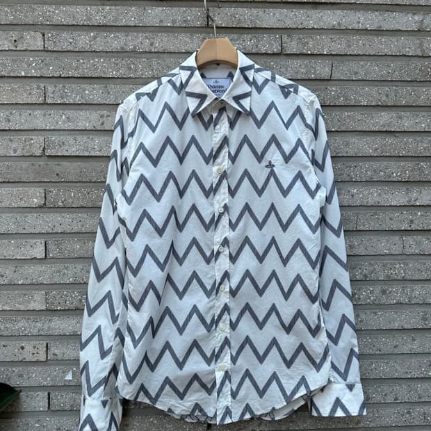 비비안웨스트우드 셔츠  / 에눌 가능