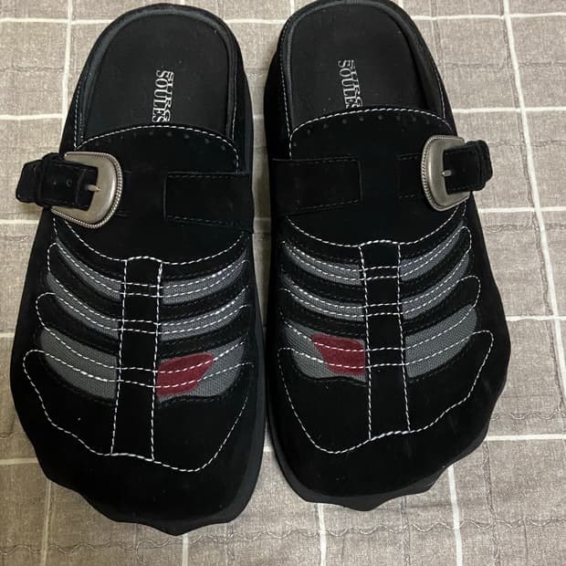 쏘유레슈어 x 써저리 협업 슬립온