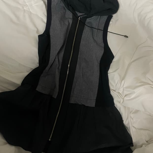 black and grey sleeveless zipup onepiece
