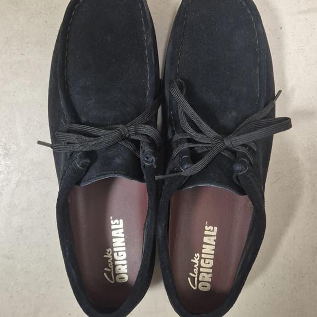 클락스 왈라비 고어텍스 블랙 uk8.5