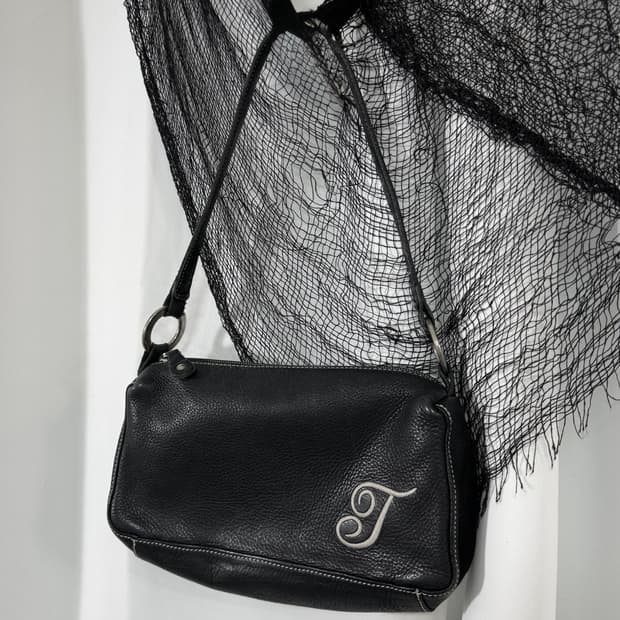 lettering mini shoulder bag