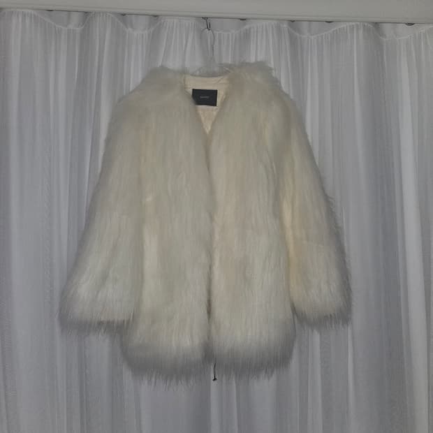 (구해요)비이커 화이트 퍼자켓 구해요