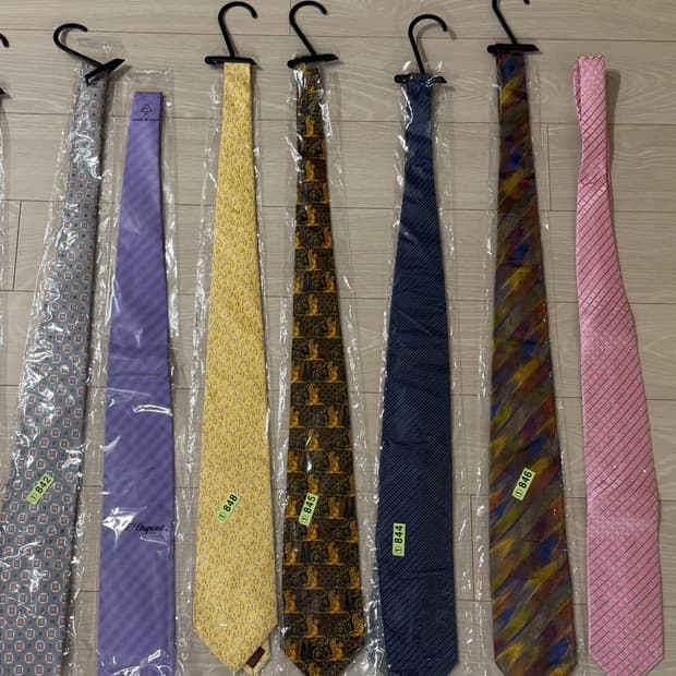 넥타이 일괄 모음 (휴고보스, 페레가모, 미쏘니, 카운테스마라, 디올)