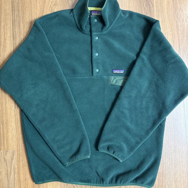 파타고니아 헤비웨이트 신칠라 노던 그린 M 사이즈 판매합니다.