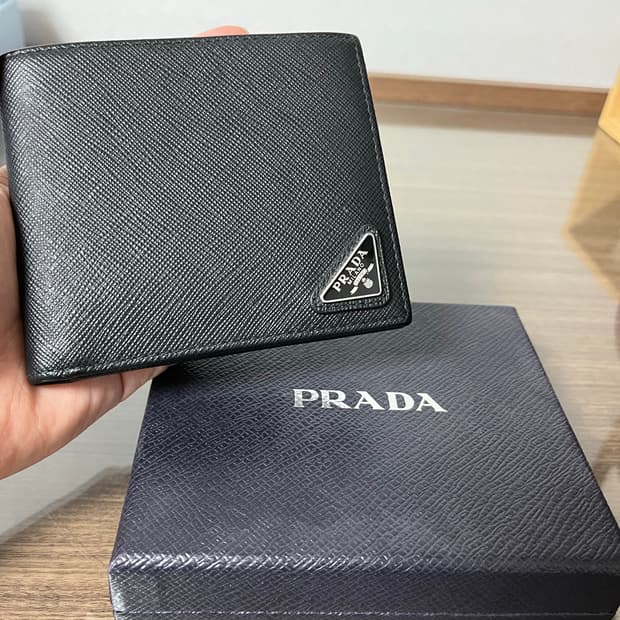 프라다 사피아노 반지갑