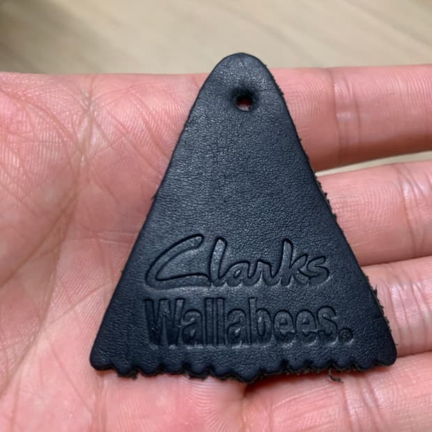 클락스 왈라비 가죽 삼각택 악세사리 판매합니다